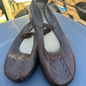 Arcopedico Shawna  Flats Portugal European 36  American 5 -6 Softskin Ergonomic